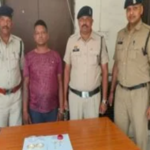 85 वर्षीय बुजुर्ग महिला से लूट और हत्या की कोशिश: लिफ्ट देने के बहाने सुनसान इलाके में… पुलिस के हत्थे चढ़ा आरोपी…
