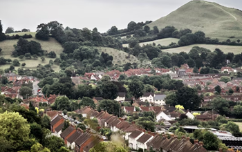 Glastonbury: ब्रिटेन का रहस्यमयी शहर, जहां हर गली में बसते हैं भूत! जानिए डर से भरी सच्ची कहानियां...