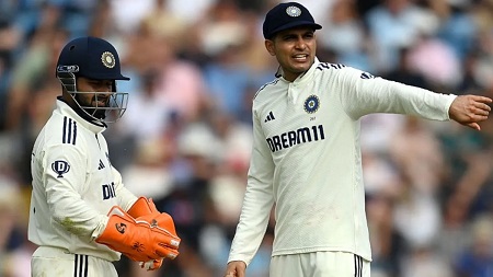 एक टेस्ट में दो शतक जड़े, फिर भी ICC से फटकार खा गए ऋषभ पंत – जानें पूरा मामला...