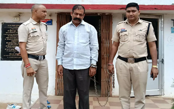 Raipur Crime: नौकरी का झांसा देकर युवती से दुष्कर्म, अश्लील वीडियो बनाकर करता रहा ब्लैकमेल