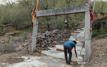 रहस्यमयी पहाड़ का रहस्य: जहां जाकर लौटे लोग कभी नहीं खोलते मुंह!