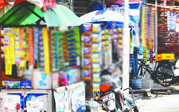 तंबाकू बिक्री पर बड़ी कार्रवाई: 33 दुकानों पर छापा, ₹6100 का जुर्माना....