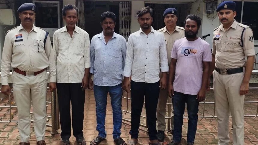 भिलाई में दिल दहला देने वाली घटना: गर्भवती महिला के पेट पर मारी लात, गर्भस्थ शिशु की दर्दनाक मौत, 4 आरोपी गिरफ्तार