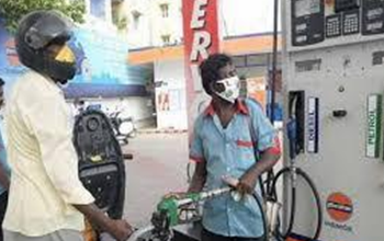 अब बिना हेलमेट पेट्रोल नहीं: इस जिले के पंप संचालकों ने उठाया कदम....