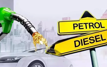 Petrol-Diesel Rate 15 August 2025: स्वतंत्रता दिवस पर खुशखबरी! कई राज्यों में सस्ता हुआ पेट्रोल-डीजल, जानें आपके शहर का ताज़ा रेट
