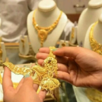 Gold Price Today: सोने की कीमत में गिरावट, चांदी ने लगाई छलांग – जानें आज का ताजा रेट…