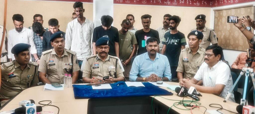 Raipur News: हेरोइन सप्लाई नेटवर्क का भंडाफोड़, 8 पेडलर्स समेत 11 आरोपी गिरफ्तार...