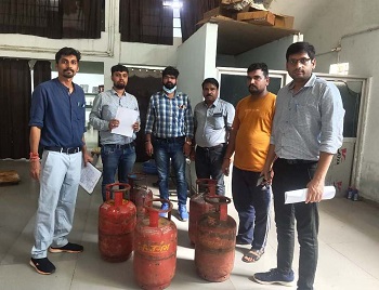 महासमुंद जिले में 57 घरेलू गैस सिलेंडर जब्त...