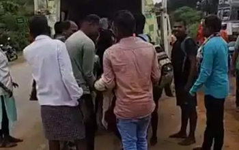 कोंडागांव में बड़ा सड़क हादसा: मां दंतेश्वरी दर्शन जा रहे श्रद्धालुओं के जत्थे को ट्रैक्टर ने मारी टक्कर, एक की मौत, दो घायल