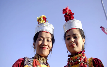 भारत की इस गांव में पैदा लेना चाहेगी हर लड़की, होती है दूल्हे की विदाई, चलता है महिला का राज...