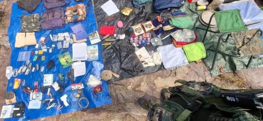 छत्तीसगढ़: गरियाबंद में पुलिस-सीआरपीएफ की बड़ी कार्रवाई, नक्सलियों का डंप सामग्री बरामद...