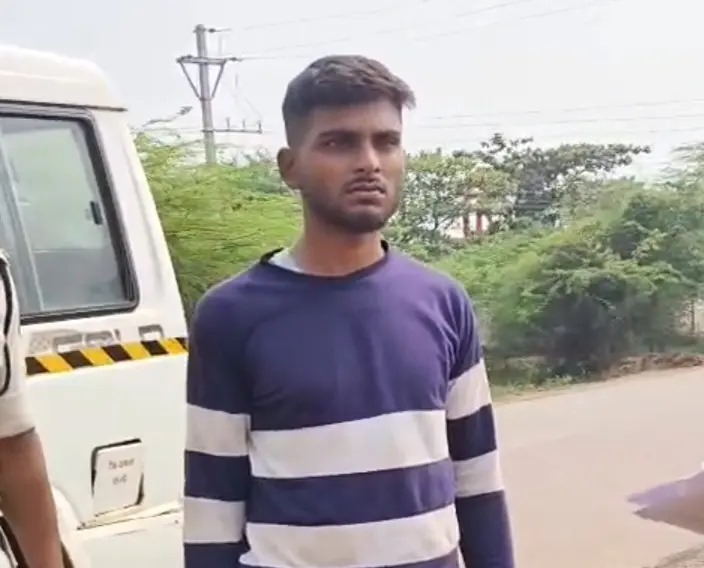 Durg Crime News: ग्रामीण बैंक में चोरी की कोशिश नाकाम, पुलिस ने आरोपी को दबोचा — नगपुरा शाखा में टूटा ताला, सतर्कता से बची बड़ी वारदात