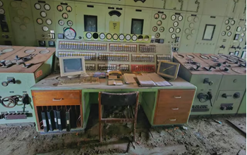 20 साल से बंद केमिकल फैक्ट्री का दरवाज़ा खुला — अंदर मिला ऐसा खजाना कि दुनिया रह गई हैरान