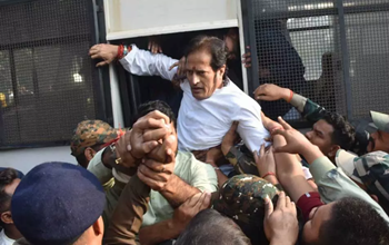 Raipur News: चौपाटी हटाने की कार्रवाई पर बवाल, पूर्व विधायक विकास उपाध्याय पुलिस हिरासत में