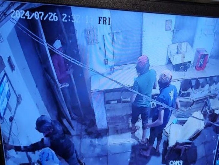 CG News: दुर्ग में ड्राइवर के घर दिनदहाड़े डेढ़ लाख की चोरी...