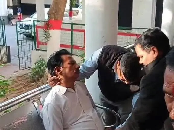 शिक्षकों के अटैचमेंट पर भड़के शिक्षा मंत्री गजेंद्र यादव, निलंबन की चेतावनी सुनते ही बेहोश हुए BEO