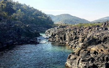 अतुल्य दंतेवाड़ा बना पर्यटकों का नया स्वर्ग, बारसूर-मुचनार रोमांच, प्रकृति और आस्था का अनोखा संगम...