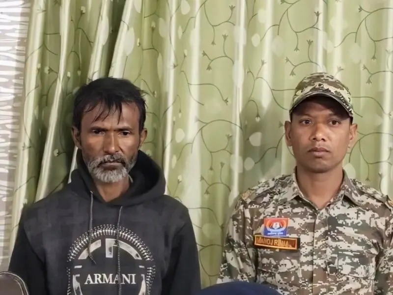 CG Crime: पानी मांगने के बहाने घर में घुसा 52 वर्षीय आरोपी, नाबालिग से दुष्कर्म कर फरार...