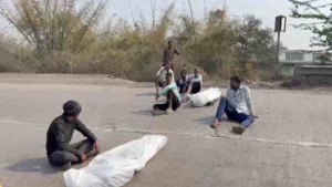 CG- कार्बन प्लांट ब्लास्ट: पिता-पुत्र और 9 माह की बच्ची समेत 4 की मौत, मुआवजे की मांग पर हाईवे जाम…