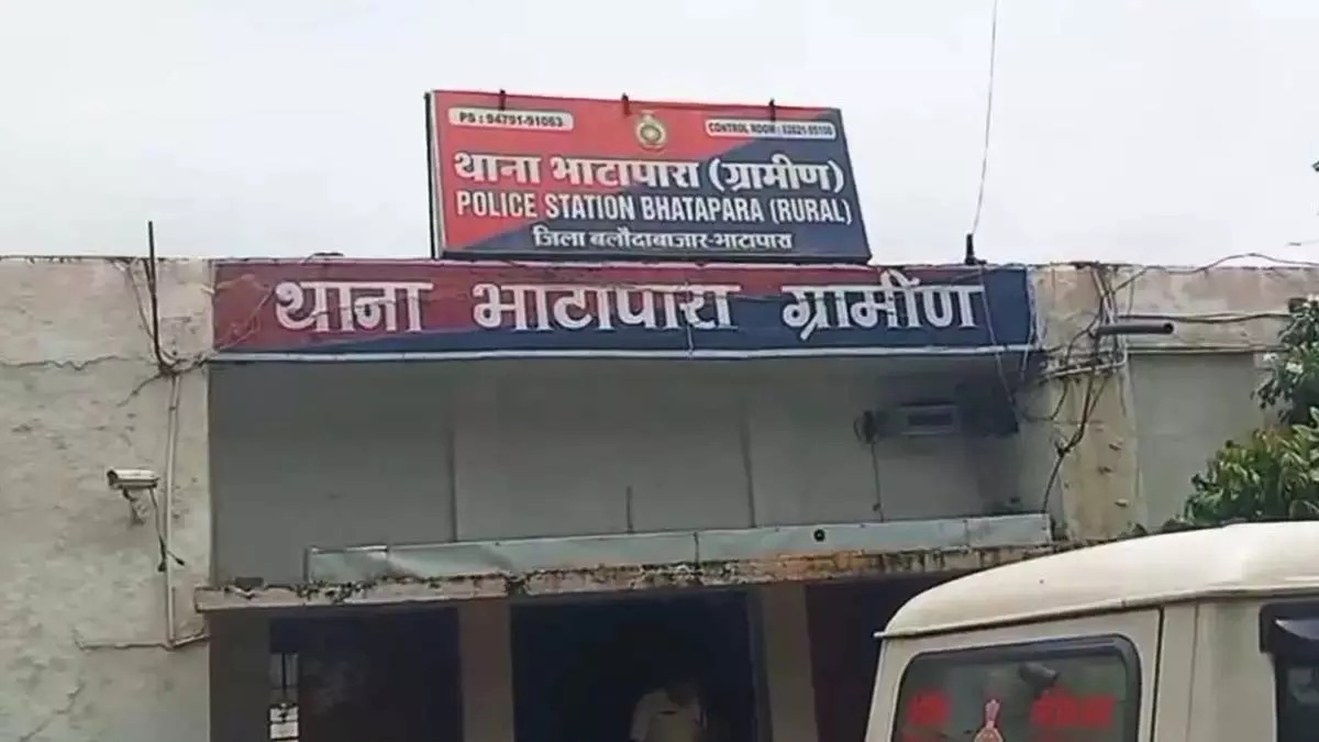 भाटापारा में मानवता शर्मसार: 90 वर्षीय बुजुर्ग महिला से दुष्कर्म, आरोपी गिरफ्तार...