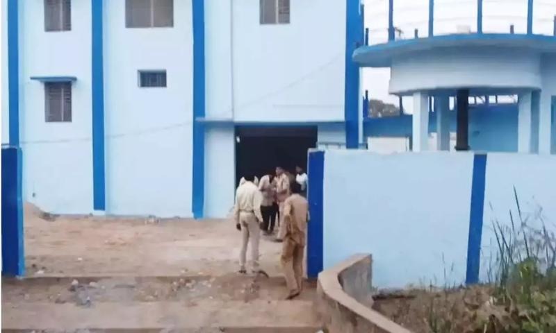 पलारी में ठेकेदार की संदिग्ध मौत, फिल्टर प्लांट की ऊपरी मंजिल पर मिला शव...