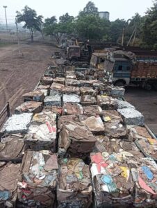 अवैध कबाड़ कारोबार पर बड़ी कार्रवाई, 1.15 करोड़ की संपत्ति जब्त…