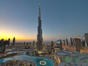 दुबई ने क्यों बनाया बुर्ज खलीफा? क्या-क्या है इमारत के अंदर, यहां जानिए इसके अनसुने किस्से…