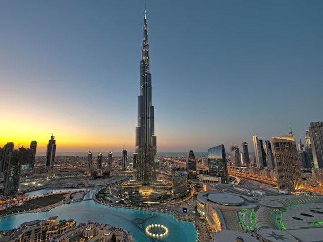दुबई ने क्यों बनाया बुर्ज खलीफा? क्या-क्या है इमारत के अंदर, यहां जानिए इसके अनसुने किस्से...