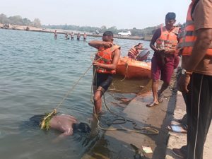 दुर्ग में रहस्यमयी मौत: नदी से मिला सड़ा-गला शव, पहचान मुश्किल, जांच में जुटी पुलिस…