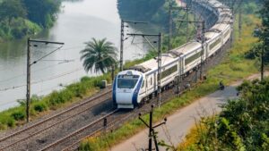 भारत का सबसे अनोखा रेलवे स्टेशन, जहां ट्रेन के साथ चलती है कार, जानें कहां है ये प्लेटफॉर्म ?