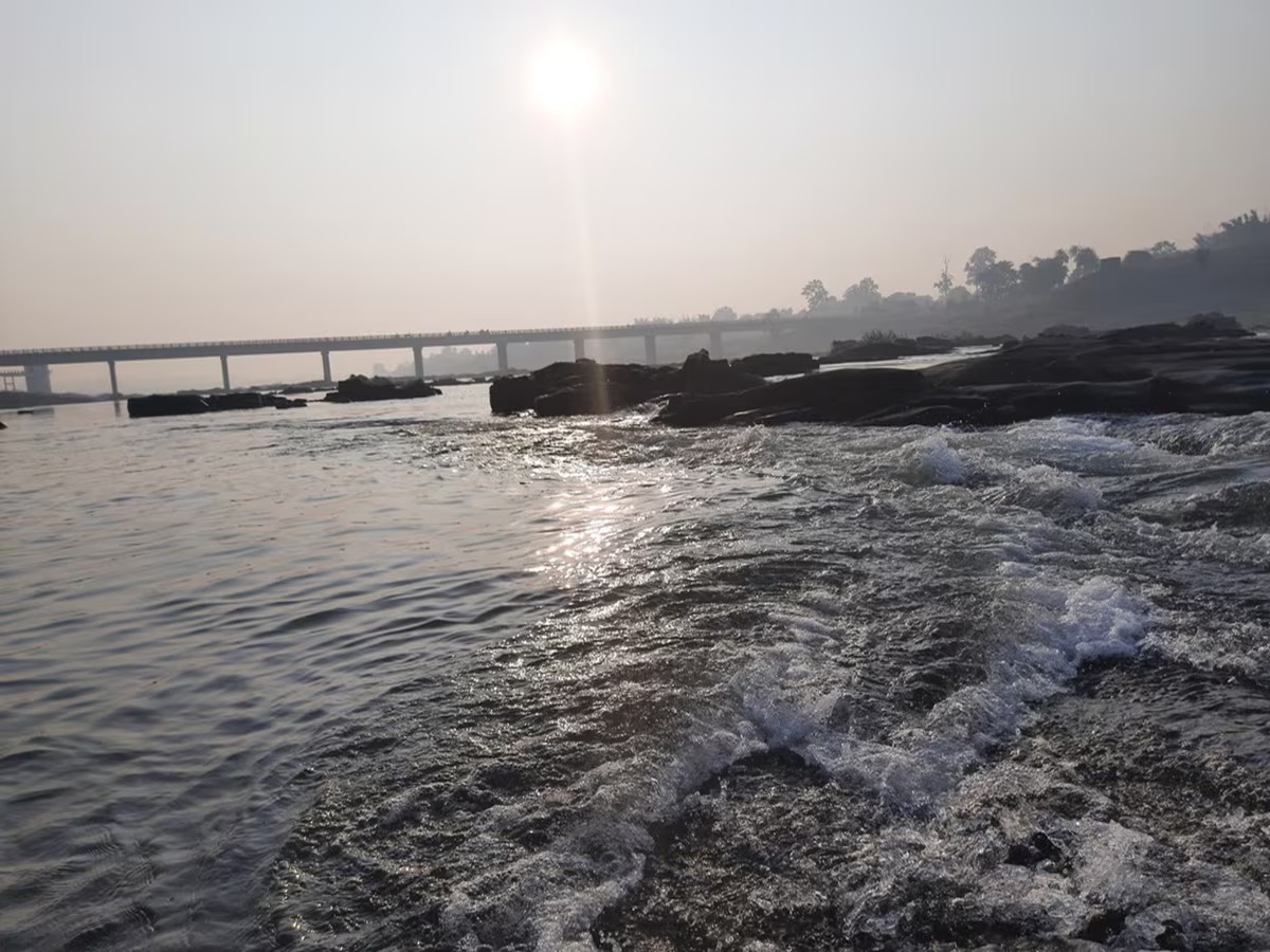 छोटे-से कुएं से होती है इस नदी की शुरुआत, सोना ढूंढने आते हैं लोग, कई की खुल चुकी है किस्मत!
