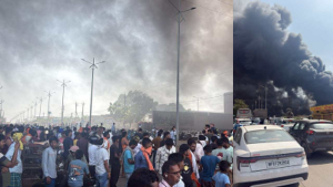 CG- कबाड़ी गोदाम में भीषण आग, शोरूम खाली कराए गए; नेशनल हाईवे पर अफरा-तफरी, दमकल की कई टीमें तैनात…