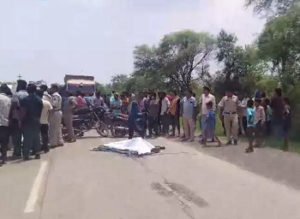 CG- तेज रफ्तार ट्रेलर की चपेट में आने से ग्रामीण की मौत, आक्रोशित लोगों ने किया चक्काजाम…
