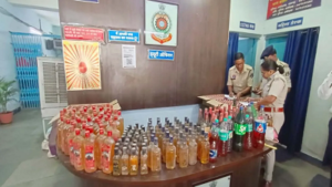 CG Fake Liquor Racket: नकली शराब फैक्ट्री का भंडाफोड़, ब्रांडेड बोतलों में भरकर हो रही थी सप्लाई….
