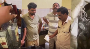 CG Liquor Scam: सेल्समैन के घर मिला कथित नकली शराब का जखीरा, ग्रामीणों के खुलासे के बाद आबकारी विभाग की बड़ी कार्रवाई…