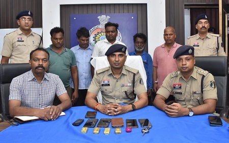 जमीन में गड़ा खजाना बताकर बेचते थे नकली सोना, दुर्ग पुलिस ने 5 ठगों को दबोचा...
