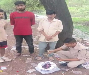 CG- सोशल मीडिया पर वायरल वीडियो बना सबूत, भिलाई में अवैध शराब बेचने वाला युवक गिरफ्तार; झाड़ियों से 31 पाव शराब जब्त…