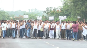 CG Assembly Protest: 2 साल से भुगतान नहीं, ठेकेदारों का विधानसभा कूच; अर्धनग्न प्रदर्शन कर सरकार से लगाई गुहार…