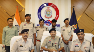 CG- सूने मकान में 8 लाख की चोरी का खुलासा, पड़ोसी ही निकला मास्टरमाइंड; 300 CCTV फुटेज से ऐसे पहुंची पुलिस…