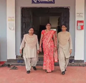 CG- चाचा के घर से 5 लाख की चोरी, बेटे ने मां को दिए लाखों रुपये, पैसे लौटाने से इनकार किया तो दोनों पर कार्रवाई…