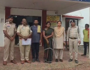 CG- नौकरी दिलाने के नाम पर ₹1.5 लाख लेने का आरोप, पैसे मांगे तो कथित रेप केस में फंसाने की धमकी; युवक की आत्महत्या के बाद मामा-मामी गिरफ्तार…