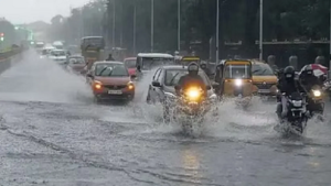 CG Weather Update: छत्तीसगढ़ में बारिश बनी आफत! शिवनाथ-खारून उफान पर, कई जिलों में बाढ़ जैसे हालात, IMD का रेड-ऑरेंज अलर्ट जारी…