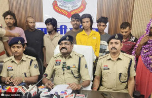 CG- मर्डर केस का सनसनीखेज खुलासा: प्रेम प्रसंग, पति-पत्नी की साजिश और 4 लाख की सुपारी… 9 आरोपी गिरफ्तार, जाने पूरा मामला…