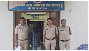 जेल में हुई दोस्ती, बाहर आते ही ज्वेलरी दुकान में डकैती, लड़की के भेष में वारदात करने वाला मास्टरमाइंड कर्नाटक से गिरफ्तार