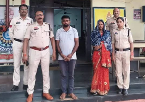 CG- पति की हत्या का खौफनाक प्लान! पत्नी ने प्रेमी संग मिलकर पत्थर से कुचलवाया, फिर एक्सीडेंट का रचा नाटक…