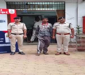 CG- नशे का खेल बेनकाब! 2 किलो गांजा लेकर ग्राहक तलाश रहा था 19 साल का युवक, पुलिस ने दबोचा…