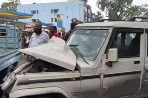 CG- भीषण सड़क हादसा: यादव बस और बोलेरो की आमने-सामने टक्कर; कई घायल, 2 की हालत गंभीर…