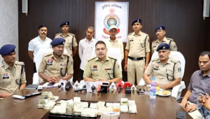 CG- ट्रांसपोर्टर के घर 12.50 लाख की चोरी का खुलासा, पड़ोसी पिता-पुत्र गिरफ्तार; 11.53 लाख बरामद…
