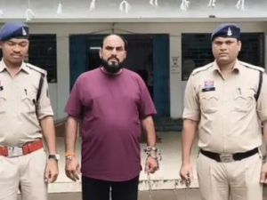 CG- खिलौना चोरी का आरोप लगाकर बच्चों से मारपीट, फिर यौन शोषण का आरोप; VIDEO वायरल होते ही आरोपी गिरफ्तार…