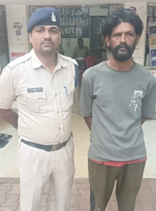 CG- प्रेमिका के मंगेतर की हत्या की कोशिश! आंखों में मिर्च पाउडर डालकर धारदार हथियार से किया हमला, आरोपी गिरफ्तार…